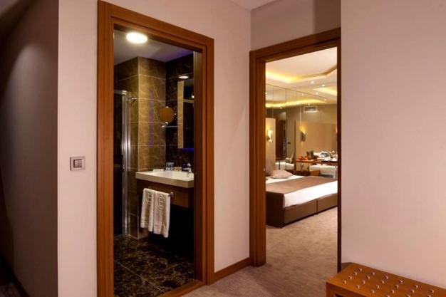 Majura Hotel Business Izmir Exterior foto